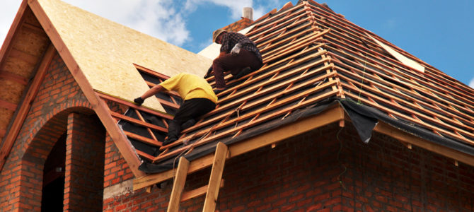 Descubra como reforçar a proteção do seu telhado